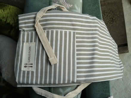 Photo of free 1 x cotton apron with stripe design & front pocket (Kempsey WR5) #1