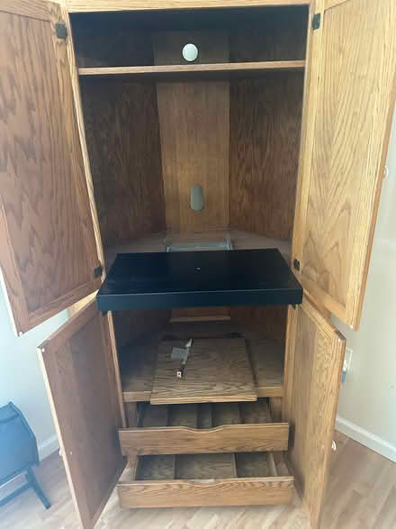 Photo of free Oak corner cabinet/TV cabinet (Calverton, NY) #2
