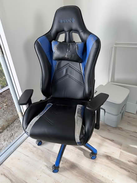 Photo of free Gaming / office chair (East Palo Alto CA) #1
