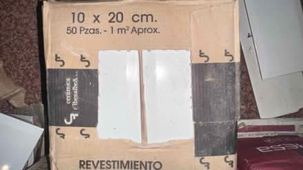 Photo of free White metro tiles (Fiveways BN1) #2