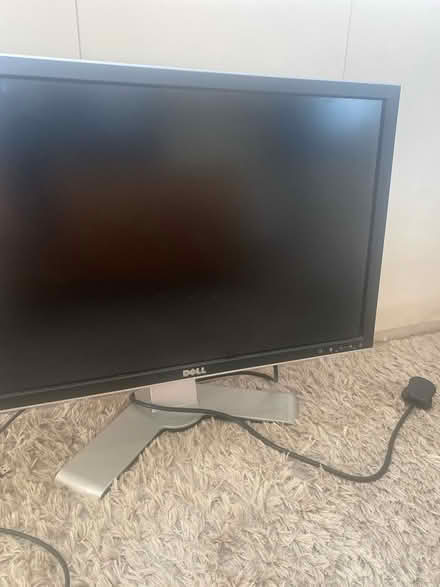 Photo of free Dell computer screen (Forest green) #1