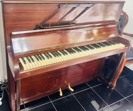 Photo of free Piano (SL3) #1