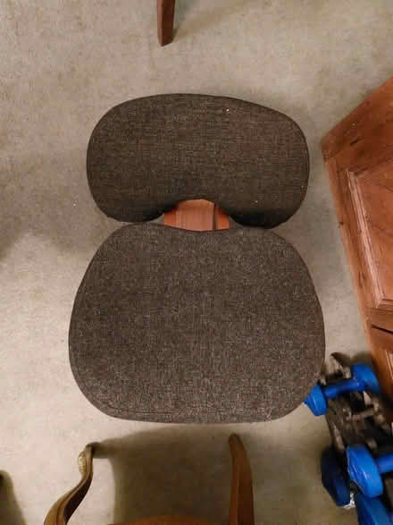 Photo of free Chair (CT1) #2