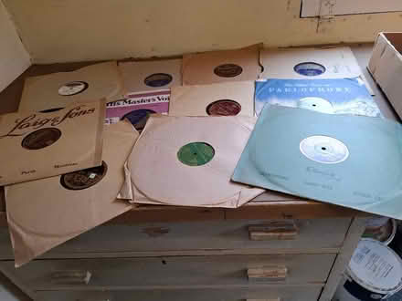 Photo of free Box of 78 rpm Records (Oakbank PH1) #2