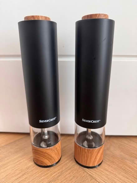 Photo of free Electric salt & pepper grinders (West Norwood SW16) #1