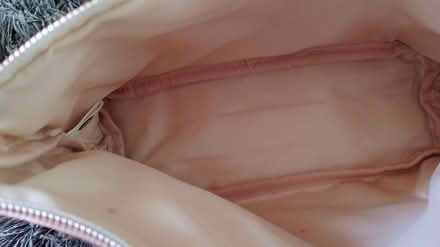 Photo of free Make up bag pearly pink (Chesser EH14) #2