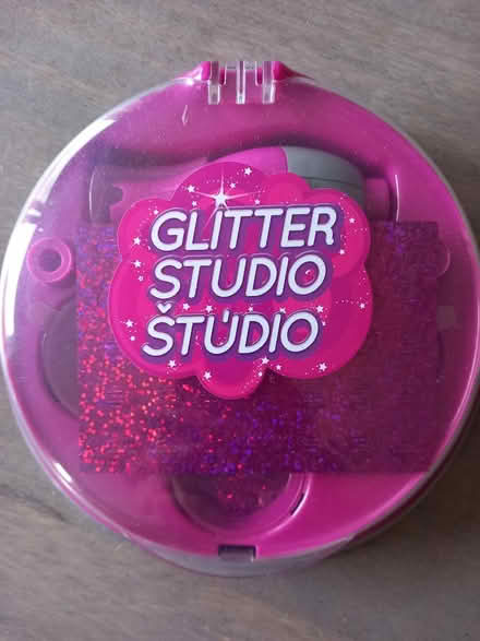 Photo of free hair decorating kit (RG6 near Palmer Park) #1