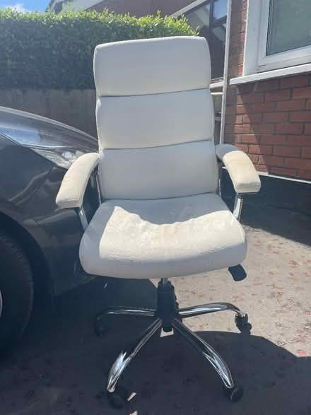 Photo of free White home office chair (Blackrock) #1