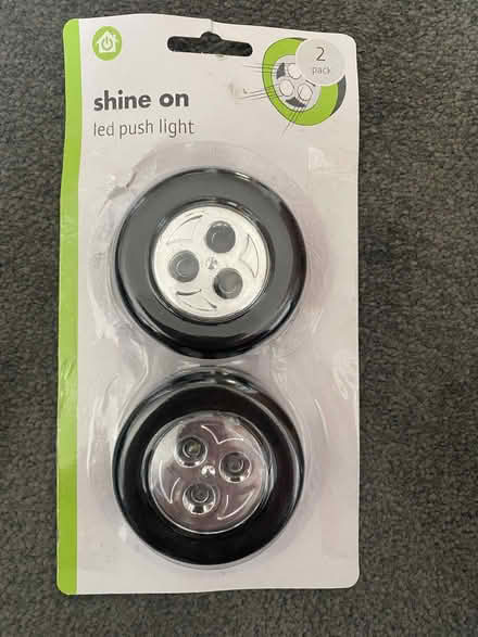 Photo of free pair of LED push lights (Cogges OX28) #1