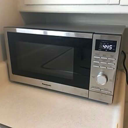Photo of Microwave oven (Northolt Ub5) #1