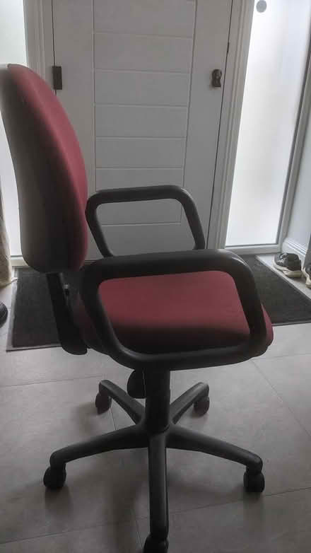 Photo of free Office chair. Lift, Tilt, Incline (Potters Bar EN6) #1