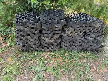 Photo of free Garden Path Stone Holders (Pinkneys Green, SL6) #2