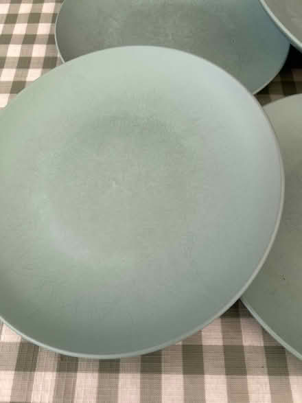 Photo of free 4 dinner plates (Chesterfield S40) #3