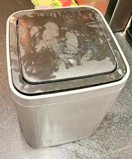 Photo of free Touch top bin (Canada Water) #1