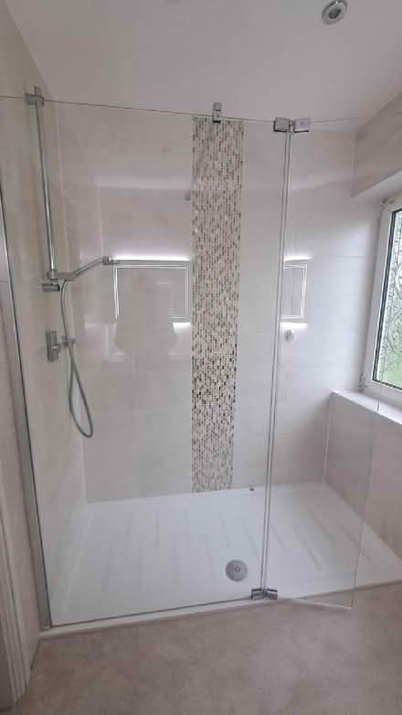Photo of free Bathroom suite (Oakwood LS8) #3