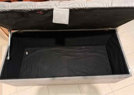 Photo of free Ottoman storage bench (Canada Water) #2