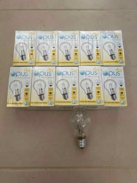 Photo of free eleven 70w E27 Screw fit halogen bulbs (Digswell AL6) #1