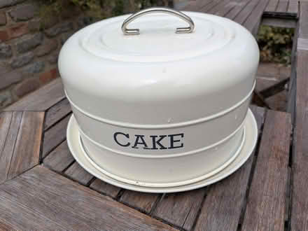 Photo of free Cake tin (Welwyn Village, AL6) #1