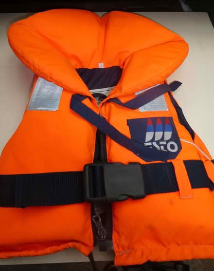 Photo of free childs bouancy aid (Whitestake PR4) #1