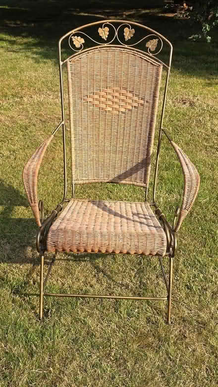 Photo of free Elegant metal frame rocking chair (Llandderfel LL23) #3