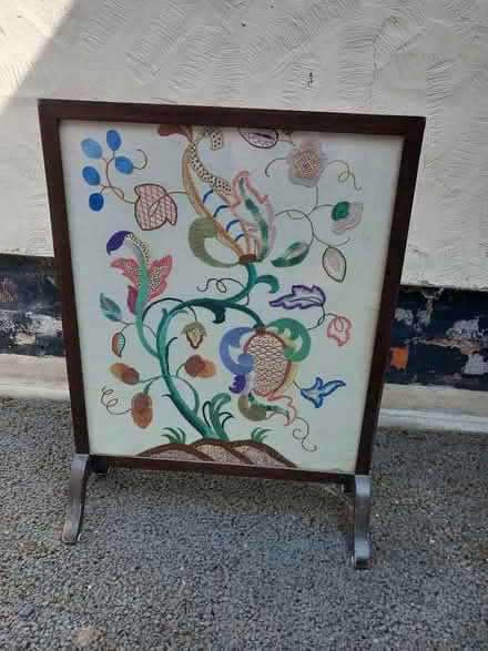Photo of free Embroidered fire screen (CH5) #3
