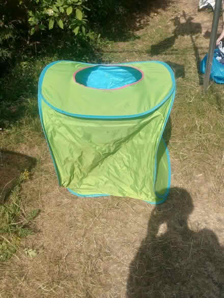 Photo of free childs play tent (Motspur Park KT3) #2