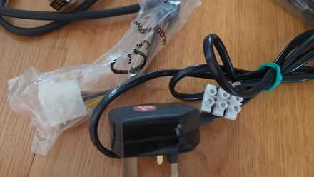 Photo of free Computer display cables (Byfleet KT14) #1