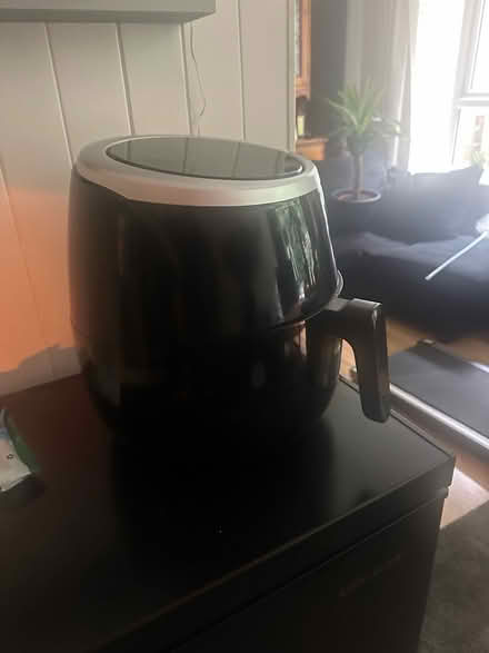 Photo of free Air Fryer (Roundhay Ls81sh) #1