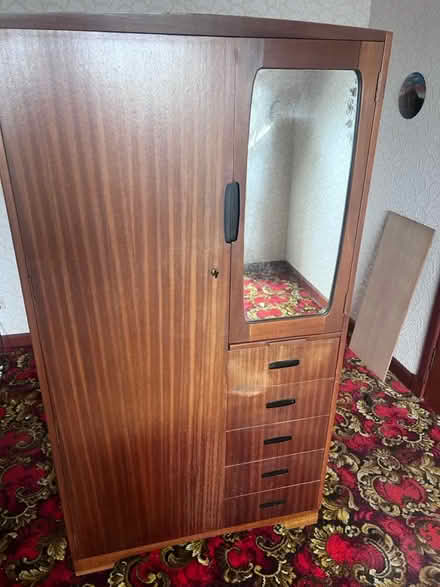 Photo of free 1960s wardrobe (Langbank) #1
