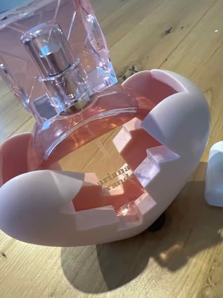 Photo of free 2 Ariana Grande Eau de Parfum Sprays. Nearly New. (Southsea PO4) #3