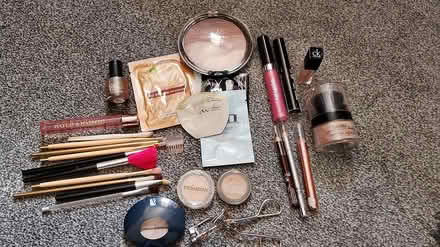 Photo of free Make up (Chesser EH14) #2