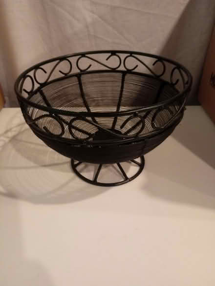 Photo of free Fruit Bowl (Horsham, RH13 5) #1