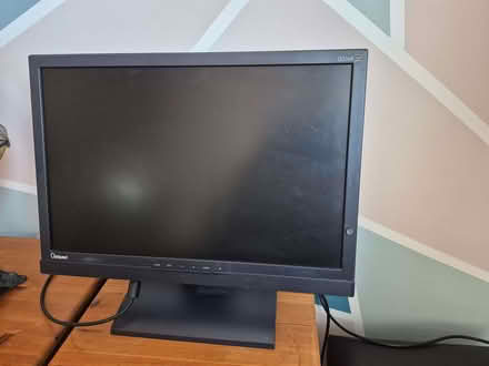 Photo of free Computer Monitor Optiquest 22" (Emmer Green RG4) #1