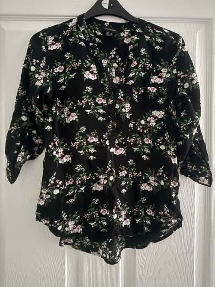 Photo of free Top size 6 (House GL3) #1