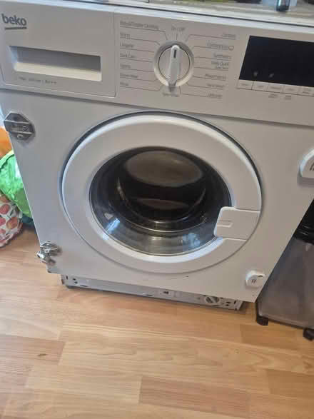 Photo of free 3 items. Washing machine, hoover TV (Ellesmere port CH65) #3