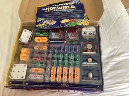 Photo of free Hot wires electronics set (Row Town KT15) #2