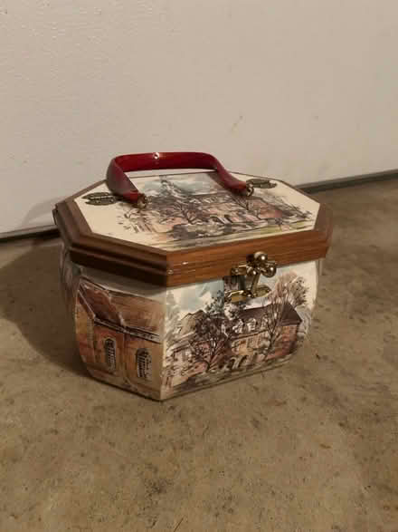 Photo of free Fancy Box (Vienna, VA) #1