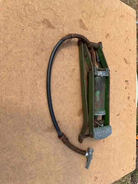 Photo of free Vintage footpump (Send, GU23) #2