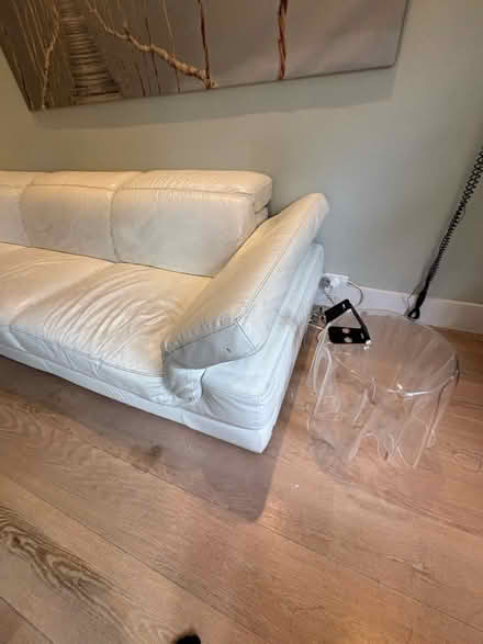 Photo of free Large corner sofa (Chelsea london) #3