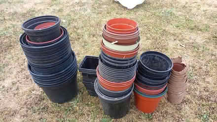 Photo of free Plastic plant pots, lots (Central Letchworth) #1