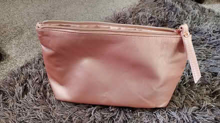 Photo of free Make up bag pearly pink (Chesser EH14) #1