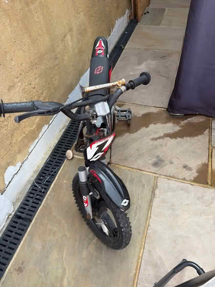Photo of free children's bicycle (Gu227ah) #2