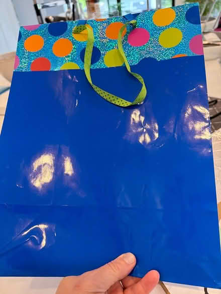 Photo of free 7 Gift bags (Bloor & Islington) #3