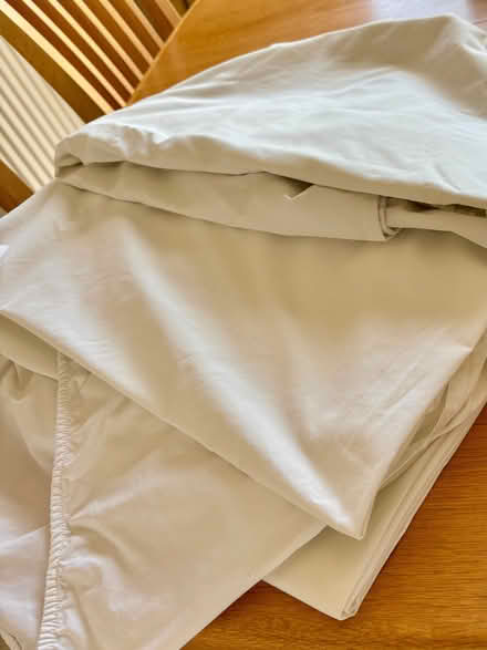 Photo of free King size fitted sheets (Bexleyheath DA6) #1
