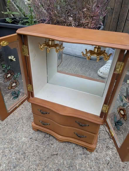 Photo of free Jewellery box (Cottingley BD16) #2