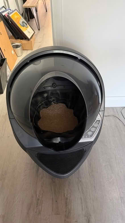 Photo of free Litter robot 3. Working but old (West Ham Park E15) #1