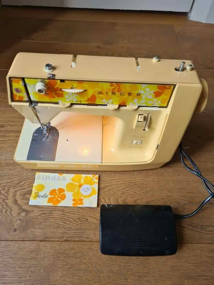 Photo of free Singer starlet 354 sewing machine (Newington EH9) #1