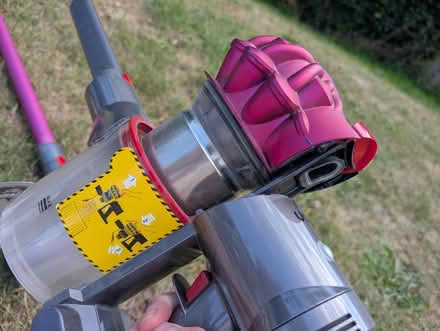 Photo of free Cordless vacuum (needs a service) (Duddingston, EH8) #4