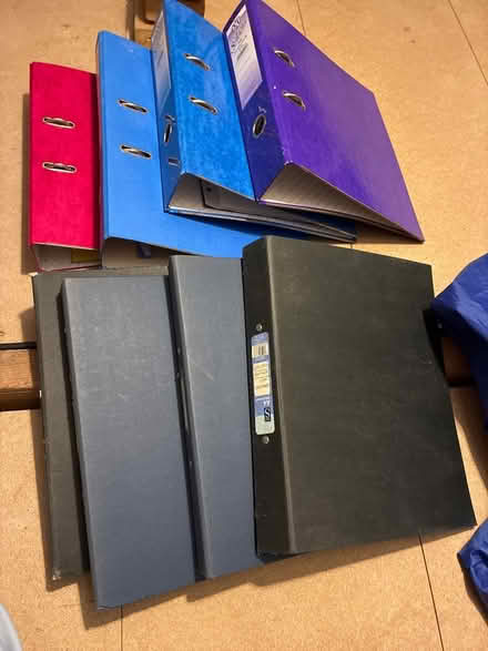 Photo of free A4 ring binders and leverarch files (Bournville B30) #1