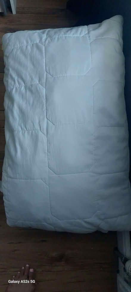 Photo of free 4 Pillows (Town Parks BT15) #1